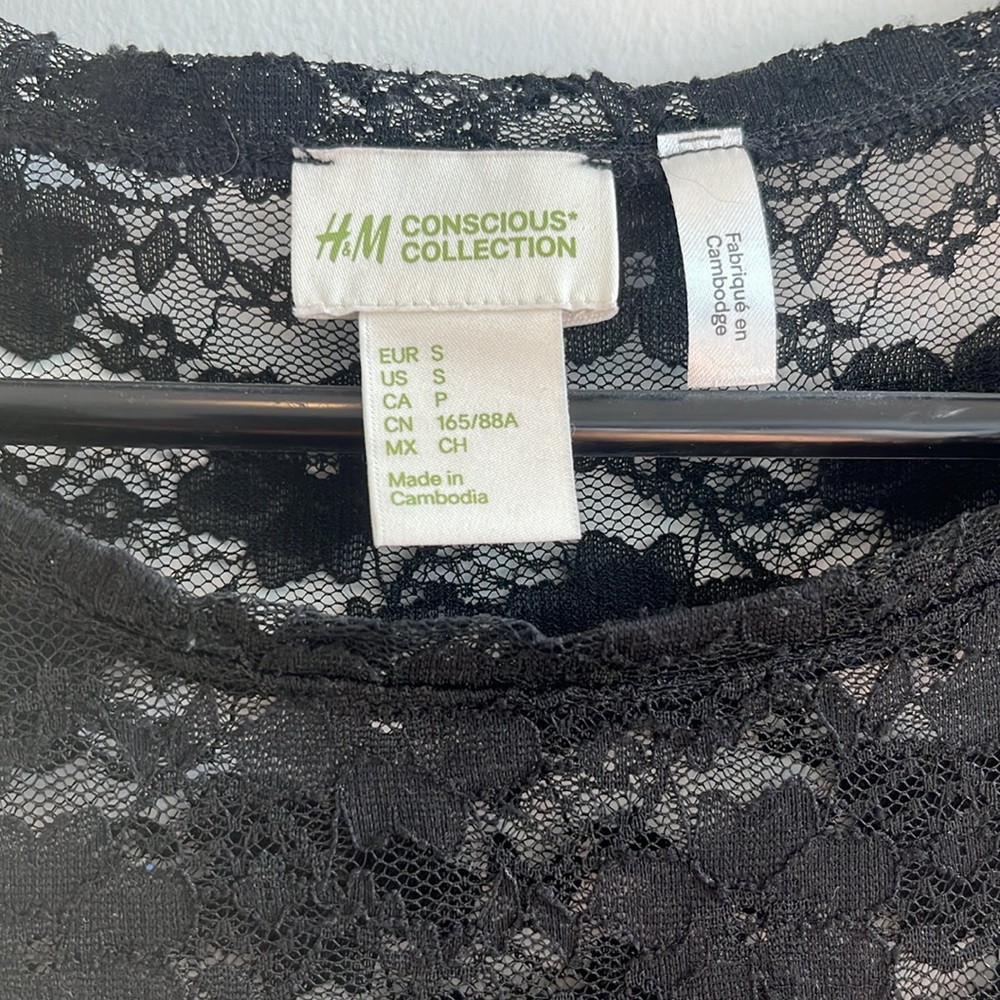 Lace top - Picture 3 of 4